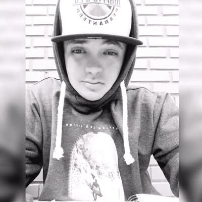 Cantor e Compositor de Funk e Rap 🎤🎶
Sempre de bom com a vida 🔮
Deus no Comando Sempre 🙏