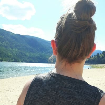 kelszylla's profile picture. just a thirty year old still in her twenties 👵