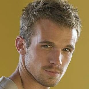 Theo__Patterson's profile picture. 40 | Rich | Bank manager | I own several other businesses | I have my eye on @AnyaMacan | #RP