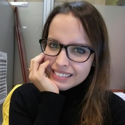 Agradecida de la vida y dispersa por naturaleza 🙄.