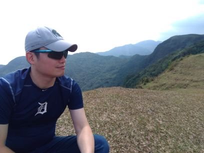 TigerChang79's profile picture. Go Green Go white.