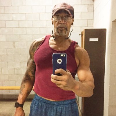 Just another Nashville weightlifter. Ex RN