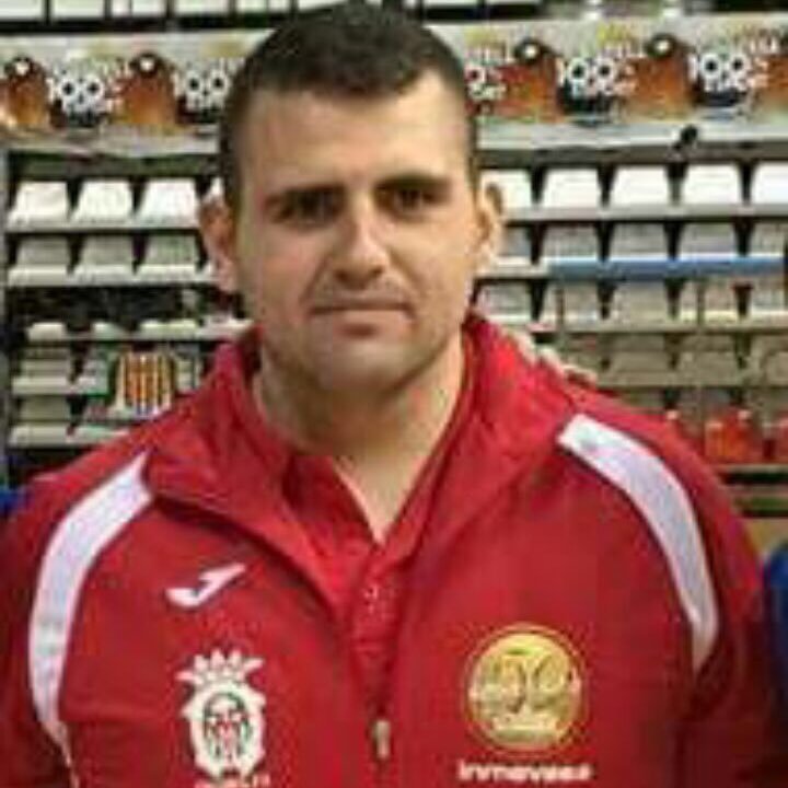 Entrenador nivel 3 en futbol sala actualmente en Guadassuar futbol sala