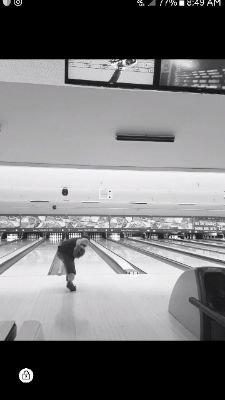 Amateur bowler trying to go pro.
Former hardcore gamer.
Former dancer/choreographer
Father of 3
California 805