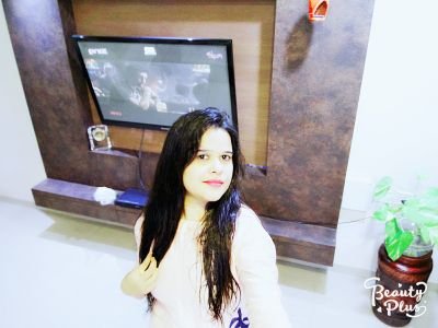 Kaise kaise dard deke duniya rulane lagi h muje,
Aanchal me leke muje inse nijah dila na.