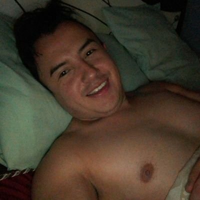 soy un chico muy cariñoso amoroso,detallista muy sociable con la gente ... hechado padelante me gusta conseguir loque quiero para mi vida , serio en algunas oca