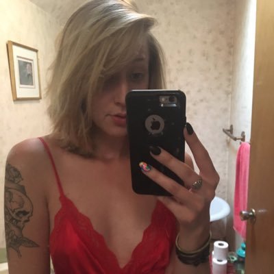 areina_bb's profile picture. up a mountain // on a beach