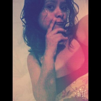 NiuKaren's profile picture. Una suicida loca