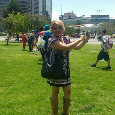 SANDRYCAZORLA's profile picture. A partir de hoy, mi vida está llena de pensamientos positivos que me llevan a donde quiero, me dan lo que pido y me hacen sentir bien