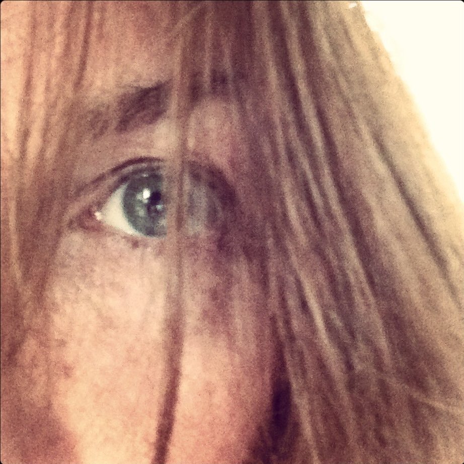 momentspictured's profile picture. Come check out LilPop t shirts designed and printed in Cheshire