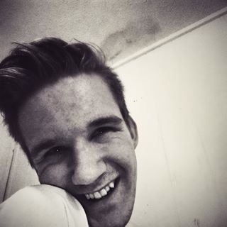 QuirkyDavis's profile picture. youtuber, 1.3K subs, link below!