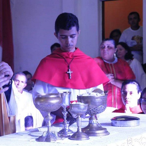 Subirei ao altar do Senhor, que é a alegria da minha juventude. 🙏❤