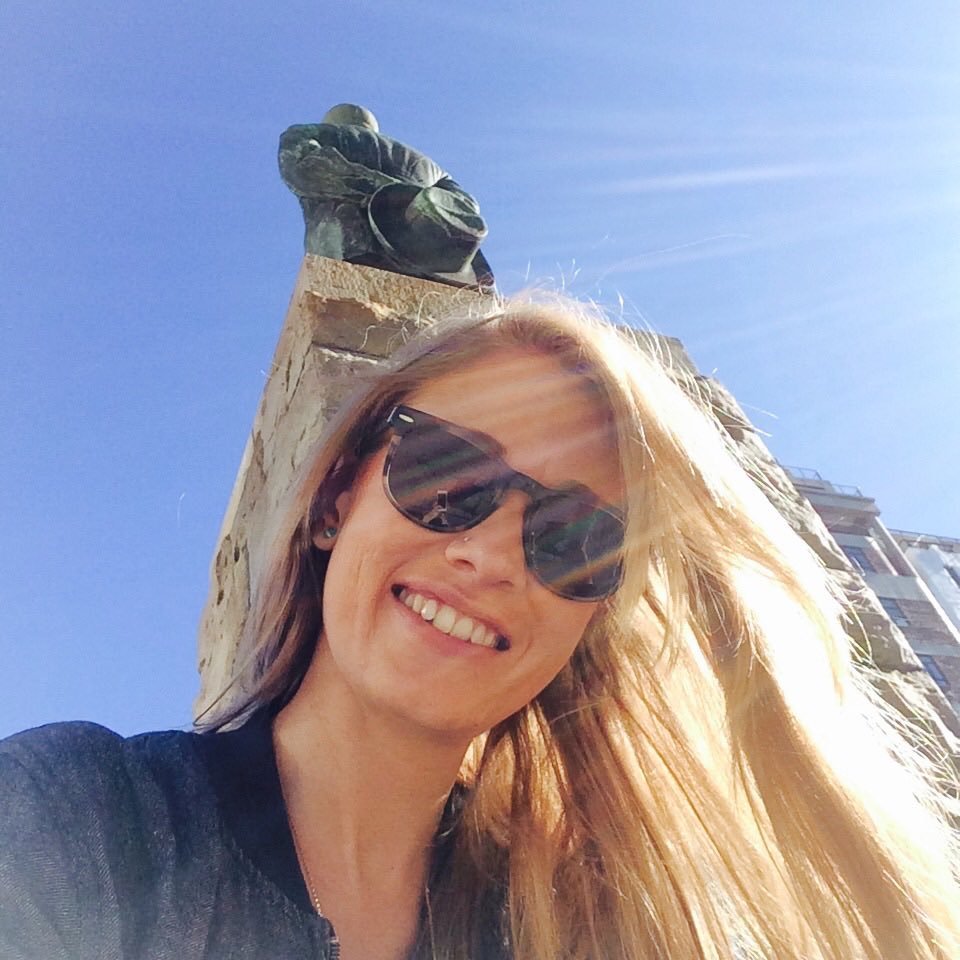 ilzemeri_'s profile picture. Passionate about life, love, travel, Cape Town, my friends, running, food and wine! Africa is my home and my heart...