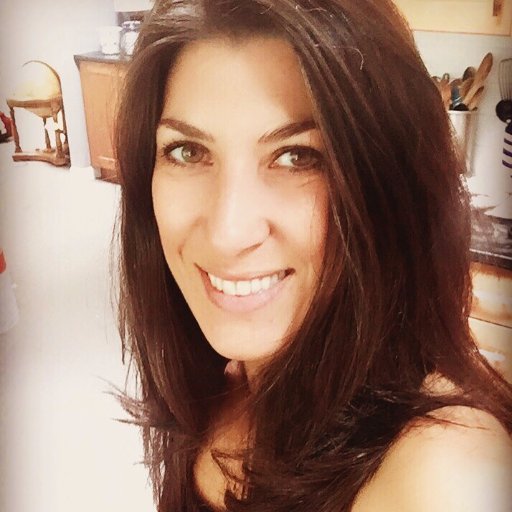 Marcomm strategist. VP at @waterstreettax. Local artist. Home baker. Recipe tester and developer. Community volunteer.