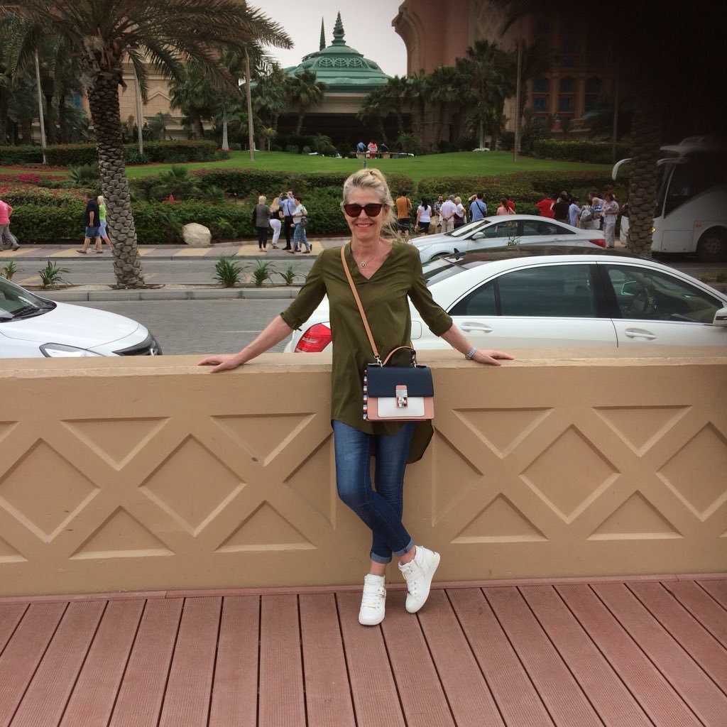 DebackerPascale's profile picture. Laïque convaincue , ❤️ l’humour , ⛔️ aux racistes , Macron 2022 😍