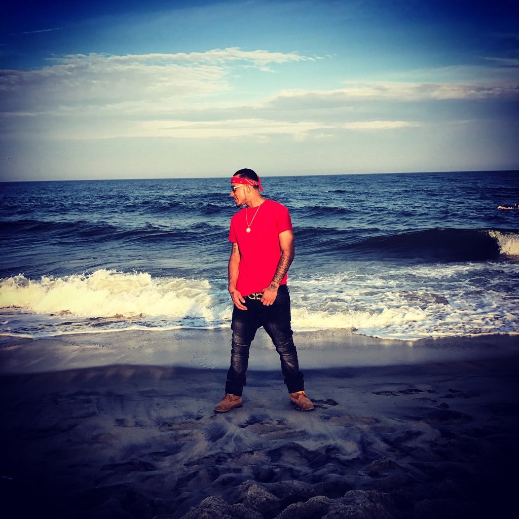 Signed rapper from York City under the label NBDR or Nothing But Determination Recordz and 100 Records for features email swavesavage@gmail.com or dm me