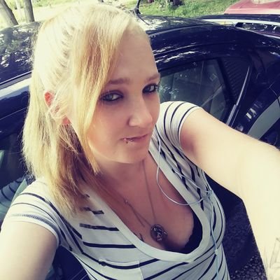 Decembeer3's profile picture. Swimming having fun with my friends and family