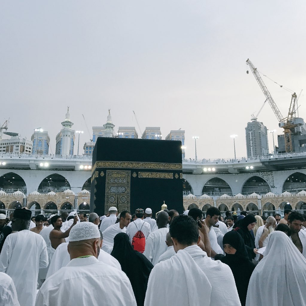 اما ان تكون او لا تكون