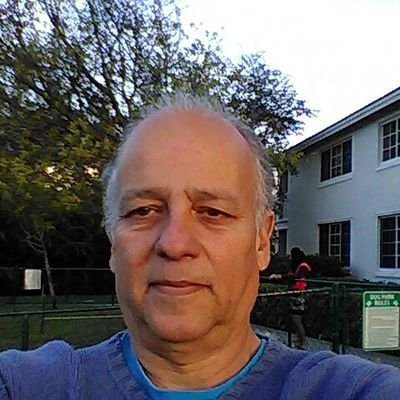 naci en Santa Clara las Villas Cuba
Vivi en Miami,Florida hasta 1974
desde 1975 hasta 2015