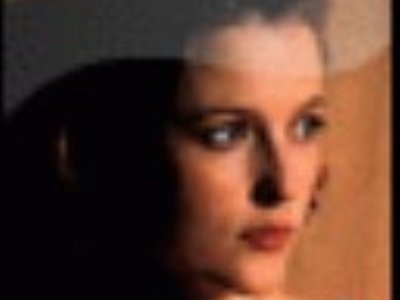 Перевжу с русского на английский и v.v., люблю цветы,воспитываю доченьк
