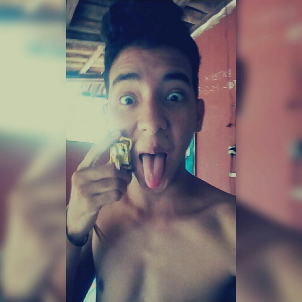 KingModderHue's profile picture. Umm (ex)modder fã de anime , gosta de sarrar e jogar futebol ._. U.U