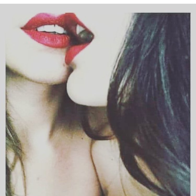 Somos feitas de amor da cabeça aos pés. Podem pedir pra seguir de volta, sigo todos. Ah, e ativem as notificações. 💋