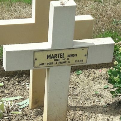 bonobben's profile picture. Conservateur de droite. Sans étiquette puisqu'aucune n'en vaut vraiment la peine.