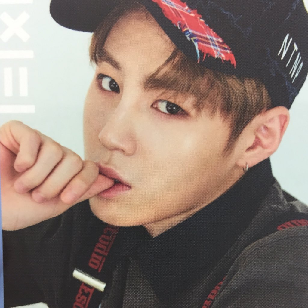 displaytable's profile picture. 성운이파는덕계^___^!!