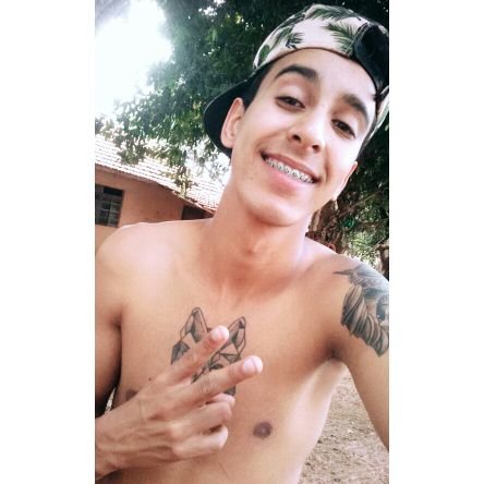 O mais corojaso dos atos ainda é pensar com a própria cabeça ☯ • 🐺•
Snap: moreiiralusca