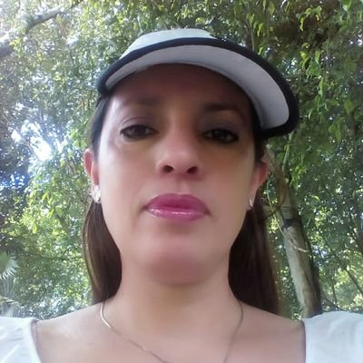 laurachevez1's profile picture. Soy una persona muy alegre y creyente de Dios y amo a mi hija