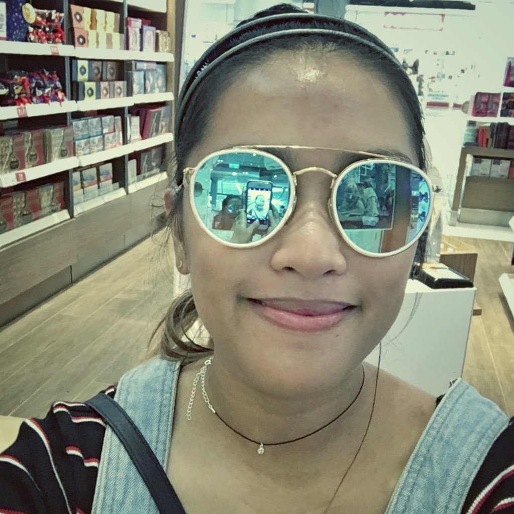 jachincruz's profile picture. I'm whatever you want me to be | Bibliophile