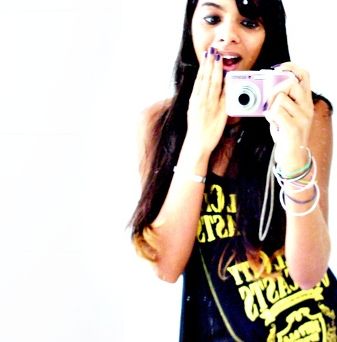 - Menina, com inocencia de criαnça, pensamentos de adolescente, sentimento de mulher !