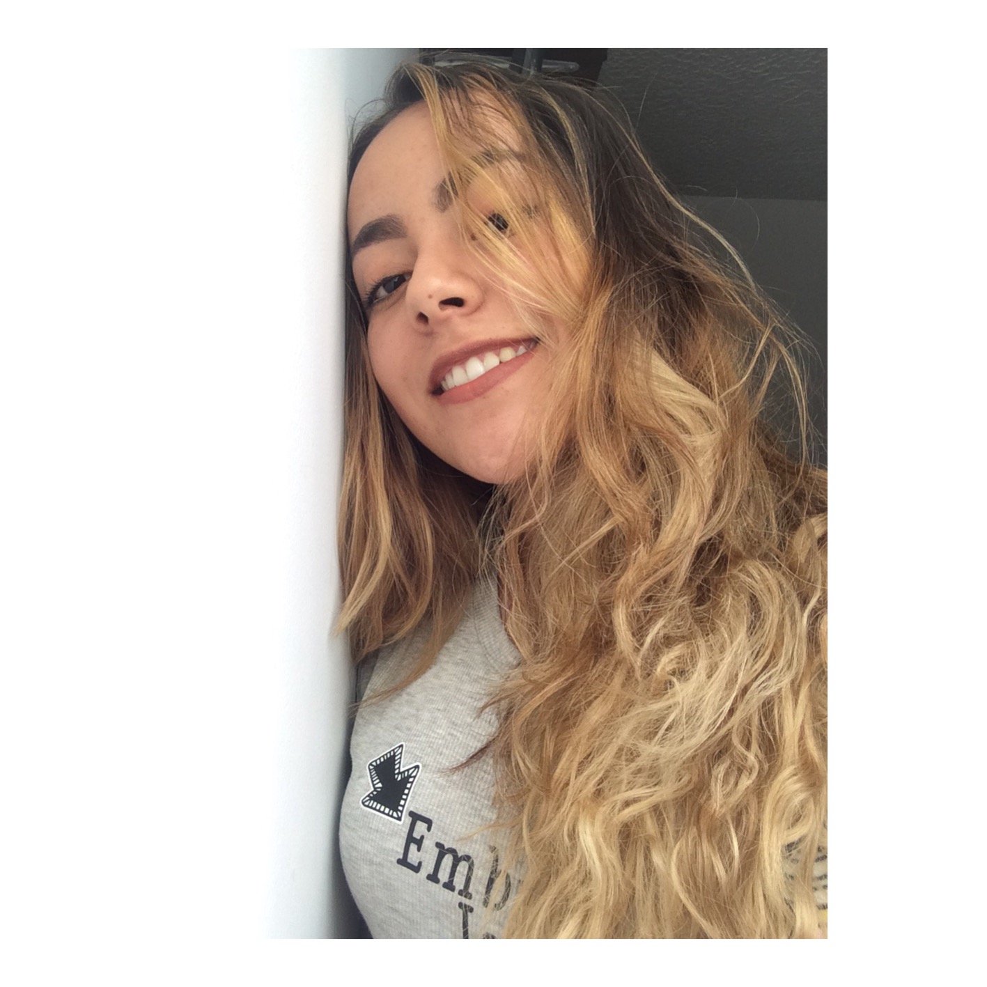 anamolano1104's profile picture. 