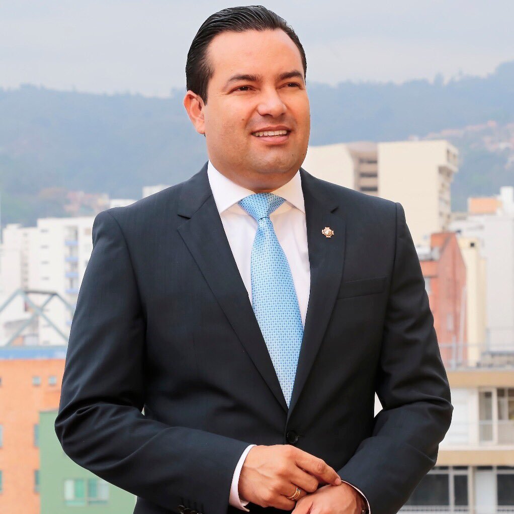 Director Ejecutivo @fndcol. Gobernador de Santander 2016 -2019. Representante  a la Cámara 2010-2014.