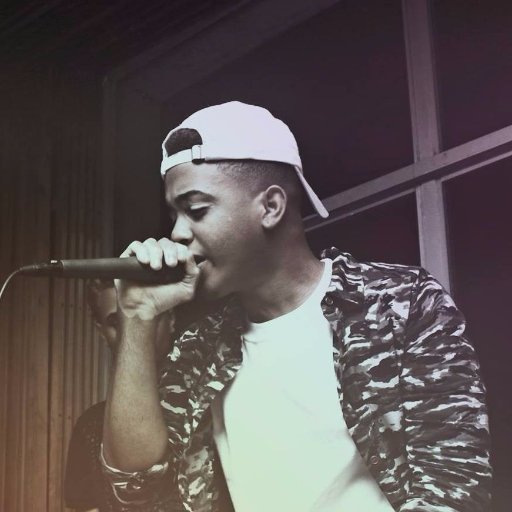 Artista| Compositor & Visionario Dominicano, buscando proyectarse en la musica.