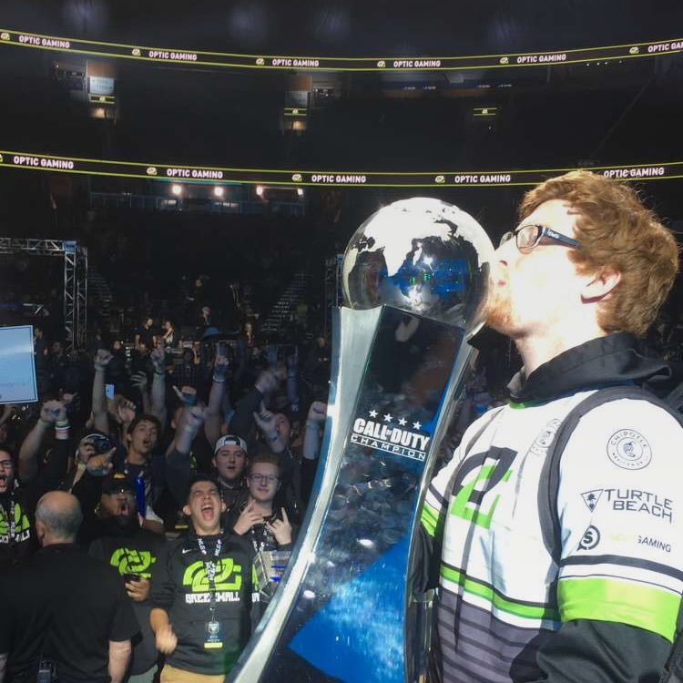 StarzCWL's profile picture. UMG Champion x2|Im the SnD Shotcaller and hybrid support|Captain|Oh and did I tell you I play Call of Duty?|