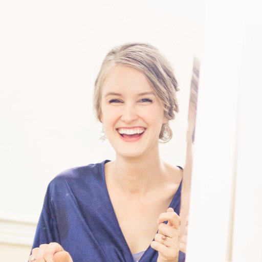 overlyanna's profile picture. Storyteller with a passion for donuts, unsweetened tea, and the oxford comma (but not necessarily in that order).