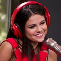 Selena Gomez | ouvir dizer q ela faz comerciais da pantene.