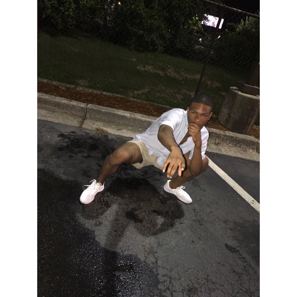 leroydelrey's profile picture. I'm famous. You guys just don't know it yet.