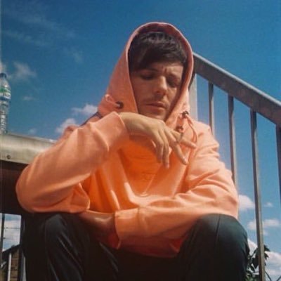 louisrpgwelfa's profile picture. ton corps dans ma rétine c'est sensoriel