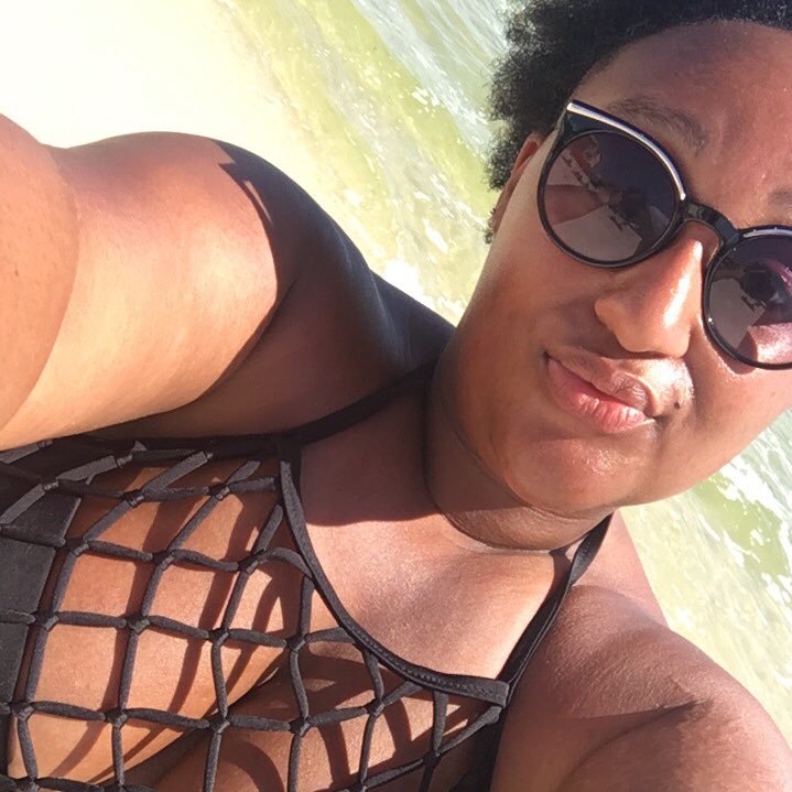 JanaeExOh's profile picture. there's beauty in my brokenness🌻