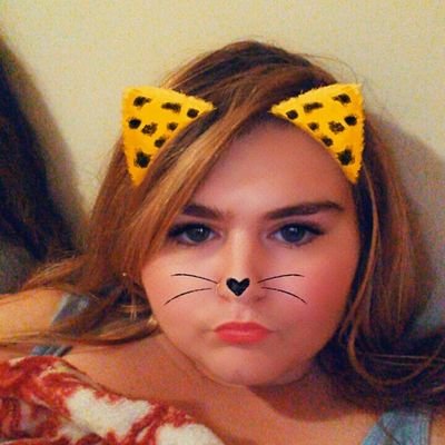 Snapchat:alysiasonders 
Instagram:Lilidallas94
follow me and i follow back!