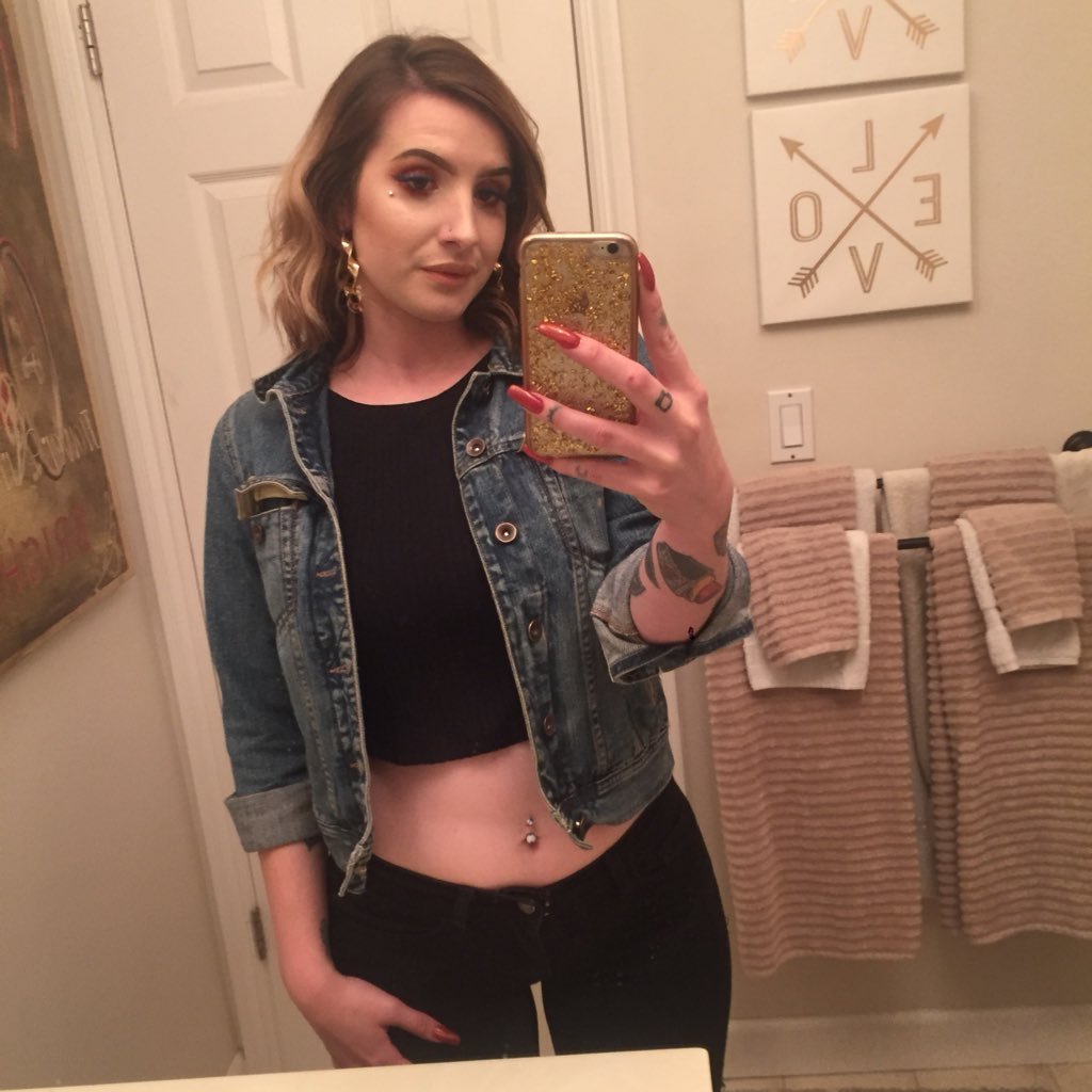 HayleiHopkins's profile picture. IG - hayleigh.babbyyy