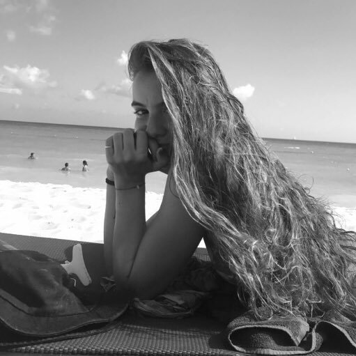 Niki_val's profile picture. 