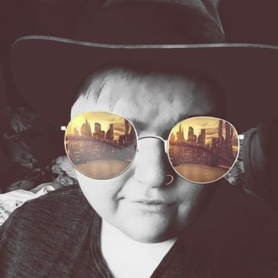 Lesbian, 27, Taken , Loves music, gaming and #TeamSprylan (Lucy Spraggan and Rylan Clark-Neal) :) Follow me and I'll follow you right back back :)