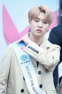 xinnaria's profile picture. PLEASE FOLLOW @o99een  //ask her for a fb