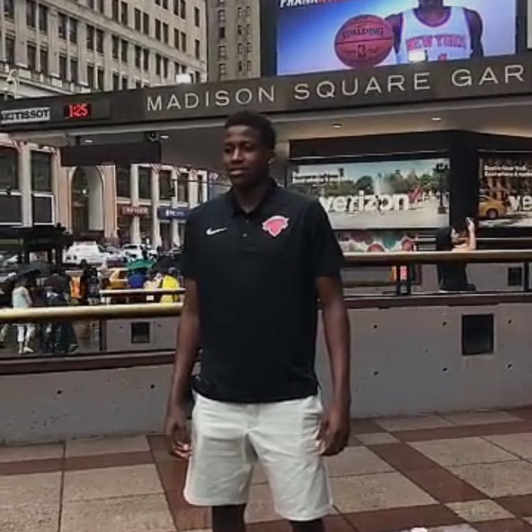 vix_v2's profile picture. 