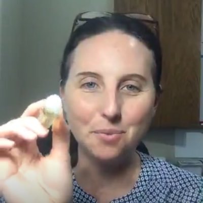 NaturalwithOils's profile picture. Dr. Lu empowers people & businesses with natural solutions at their fingertips. Follow these tweets for essential oil education and more!