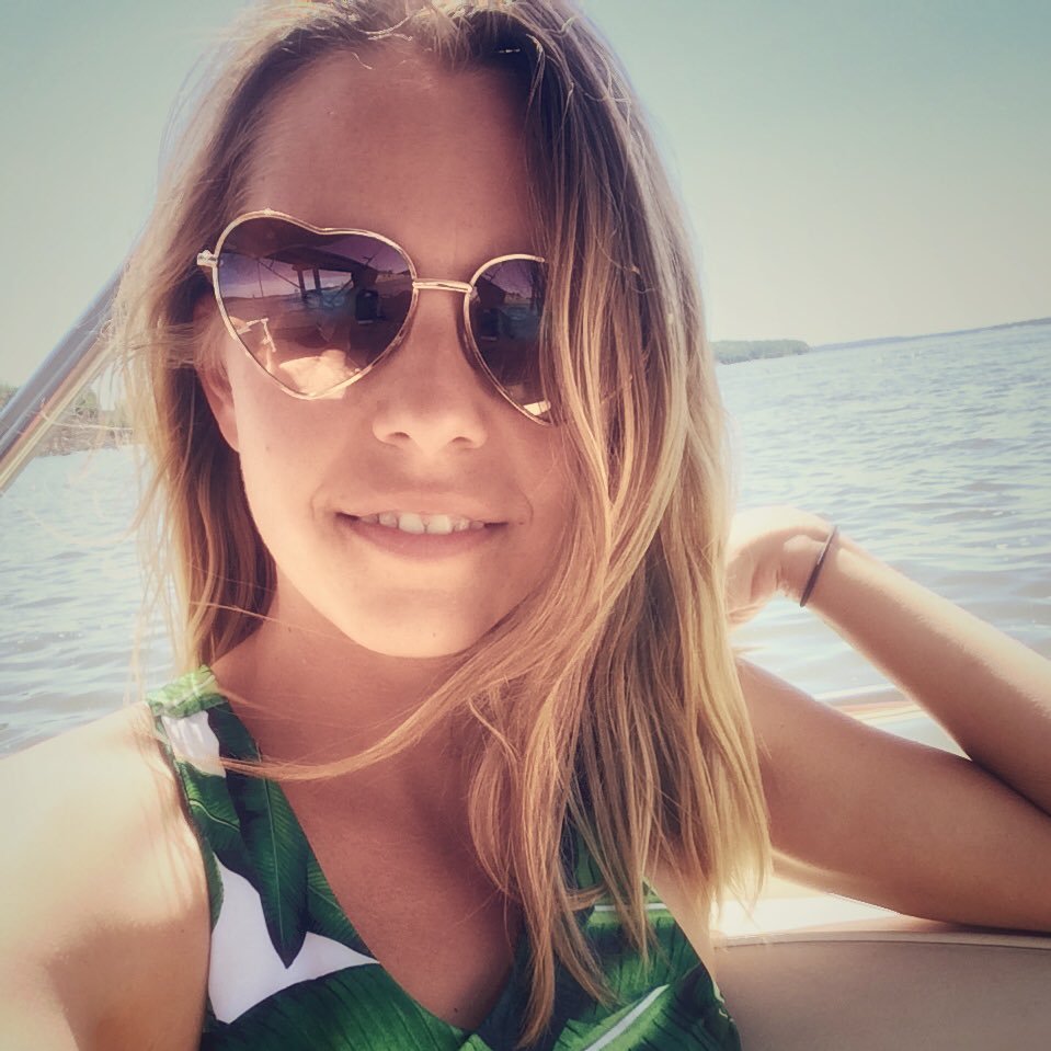 carynhammann's profile picture. Live to laugh, love and create ✌🏼️