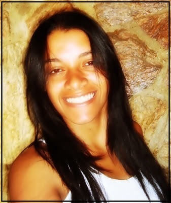 sou exaltamanica apaixonada pela vida mesmo quando ela parece estar contra mim...sou persistente e não desisto nunca...